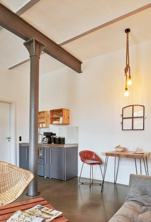Re~barn - Modern Country * Essel