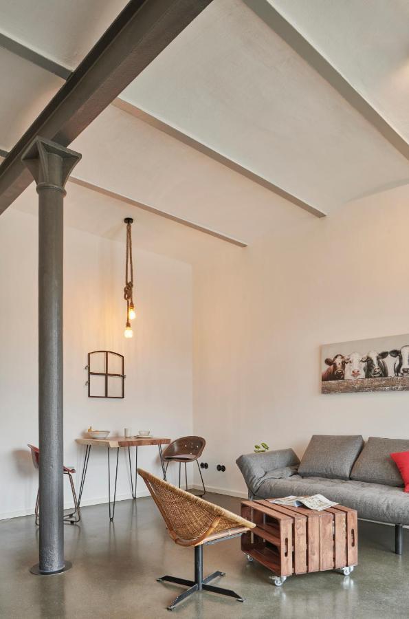Re~barn - Modern Country * Essel