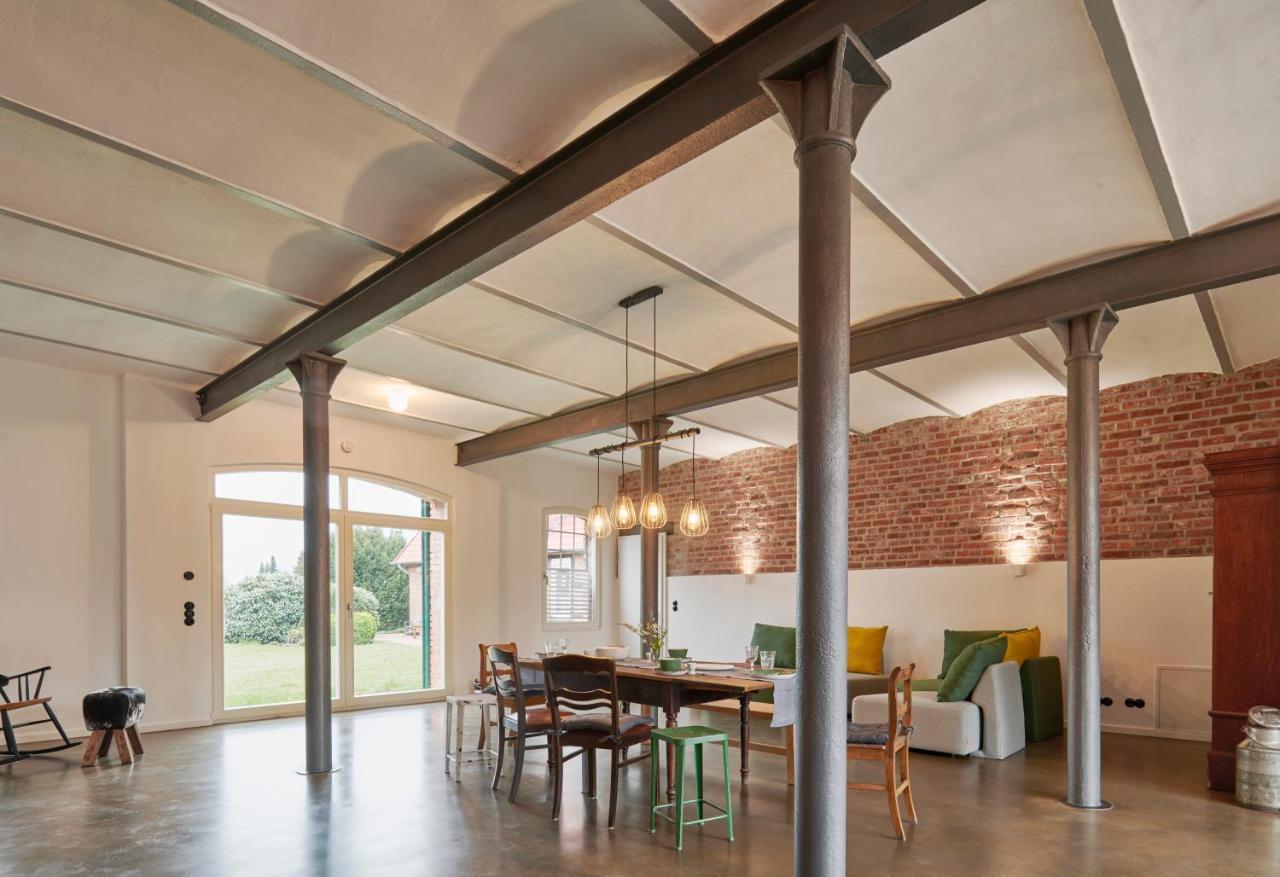Re~barn - Modern Country Essel