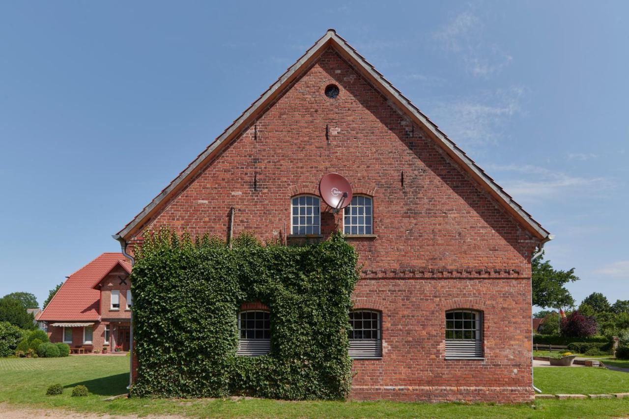 Re~barn - Modern Country Apartment Essel